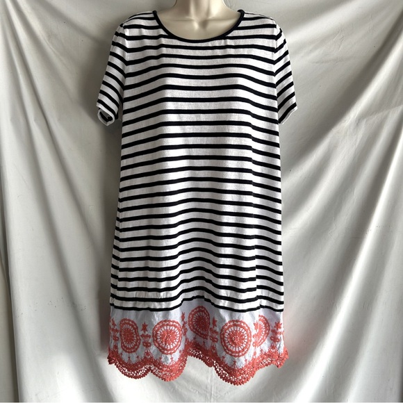 Crown & Ivy Navy & White Striped Lace-Up Back Shift Dress | Size Extra Large - Picture 1 of 9